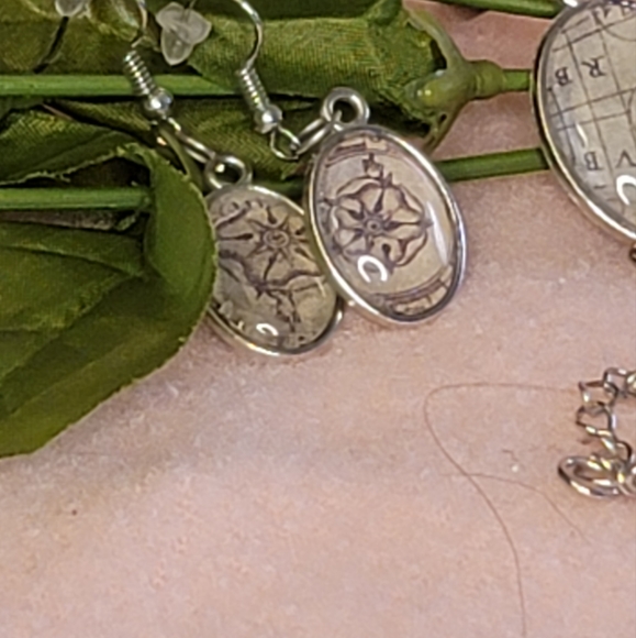 Song of Flowers Bracelet & Earring Set - Picture 15 of 16